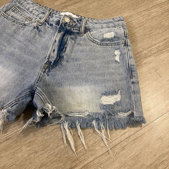 Vervet Distressed High Rise Women's Shorts - Picture 4 of 7